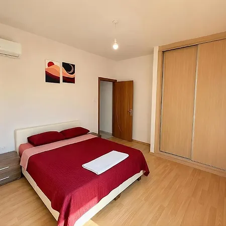 Sehir Merkezinde Konforlu Ve Ferah - Casinolara Yuerueyues Mesafesi *